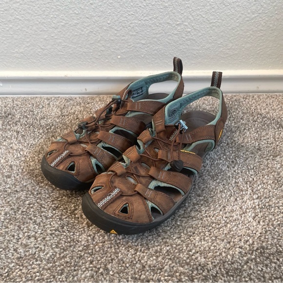 KEEN Clearwater Hiking Sandals Womens size 7  Leather Brown Teal Waterproof Shoe - Picture 1 of 9